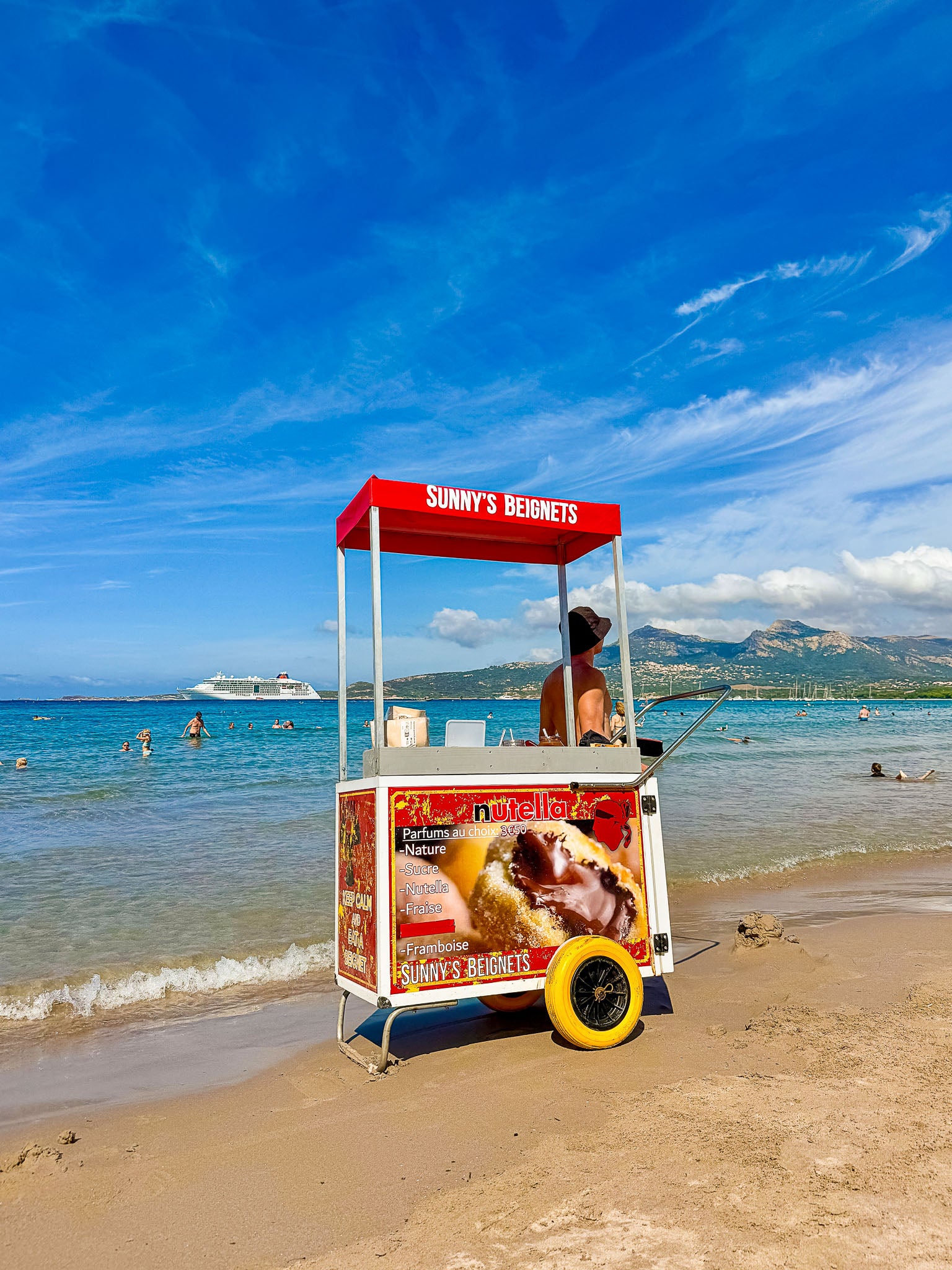Des beignets, des chouchous : Calvi, Corse, 2025 🐚