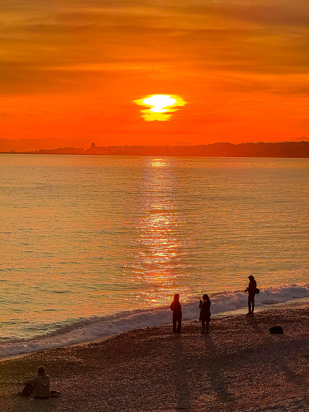 Coucher de soleil sur la plage : Nice, 2026 🖼