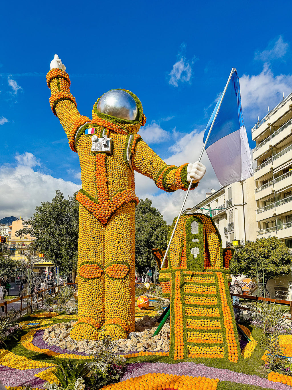 Fête du Citron, Voyages dans les Étoiles 3 : Menton, 2025 💛
