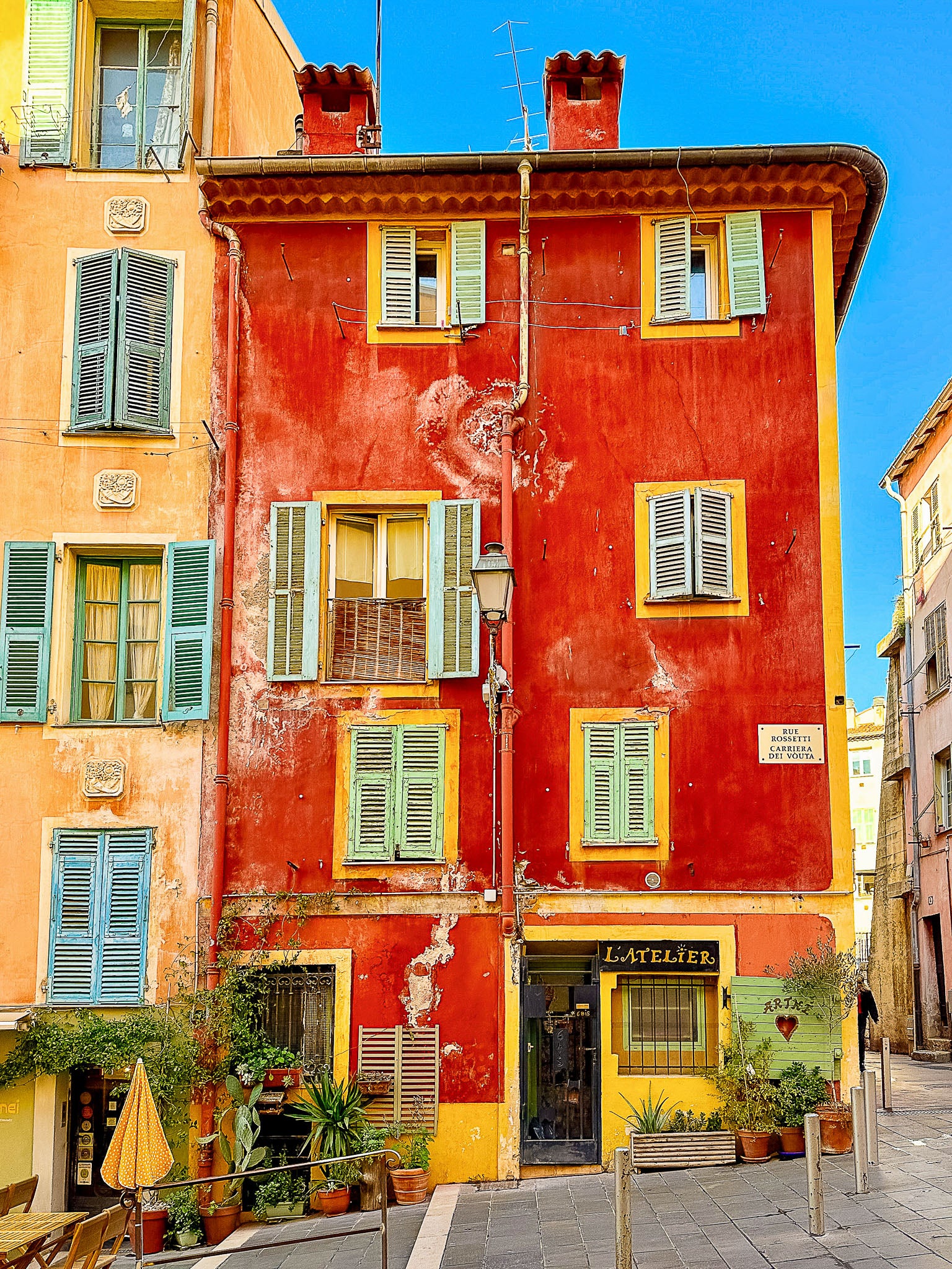 Les façades colorées, Vieux-Nice : Nice, 2024 🍋