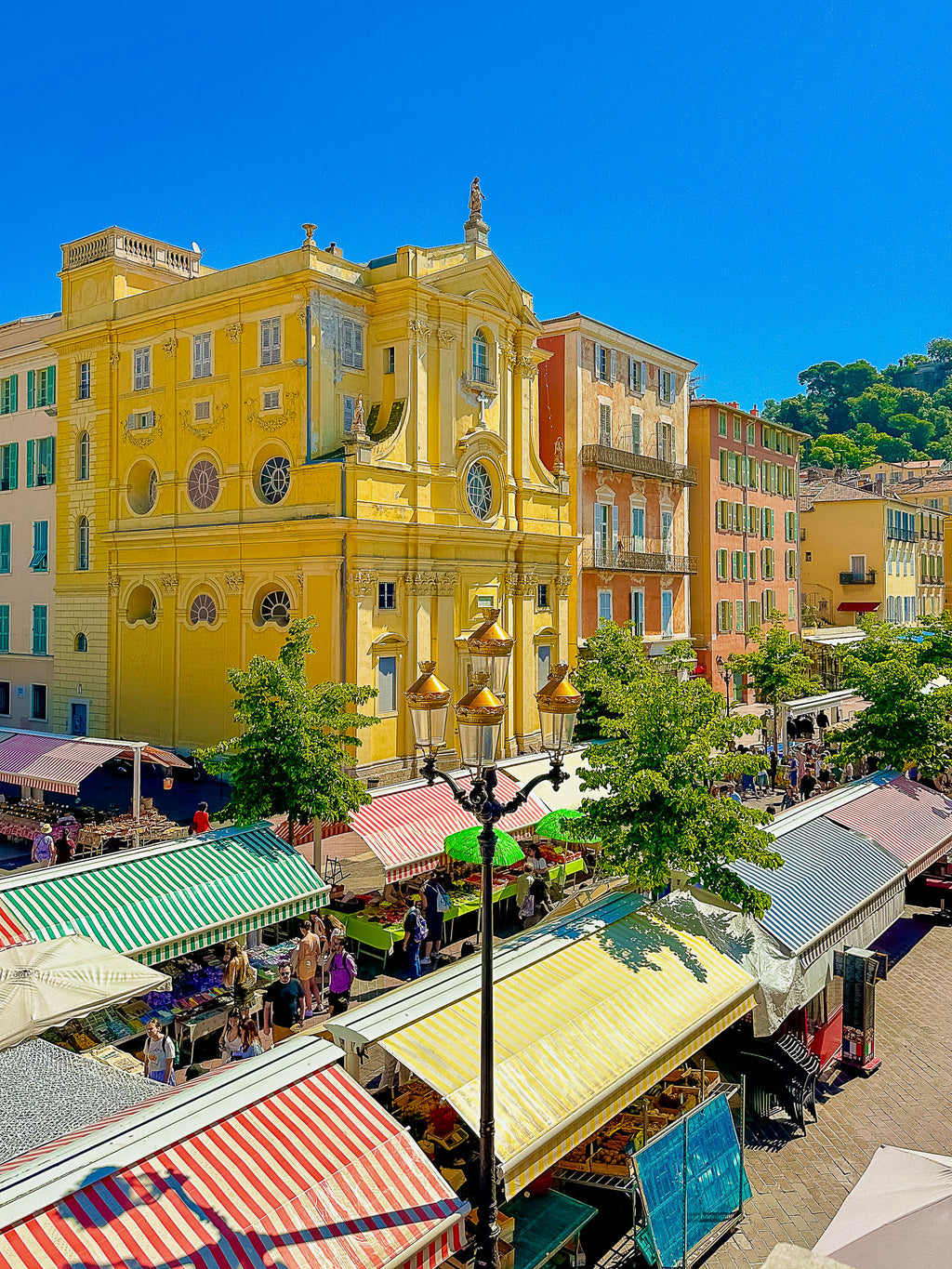 Les façades du Cours Saleya : Nice, 2024 🍊