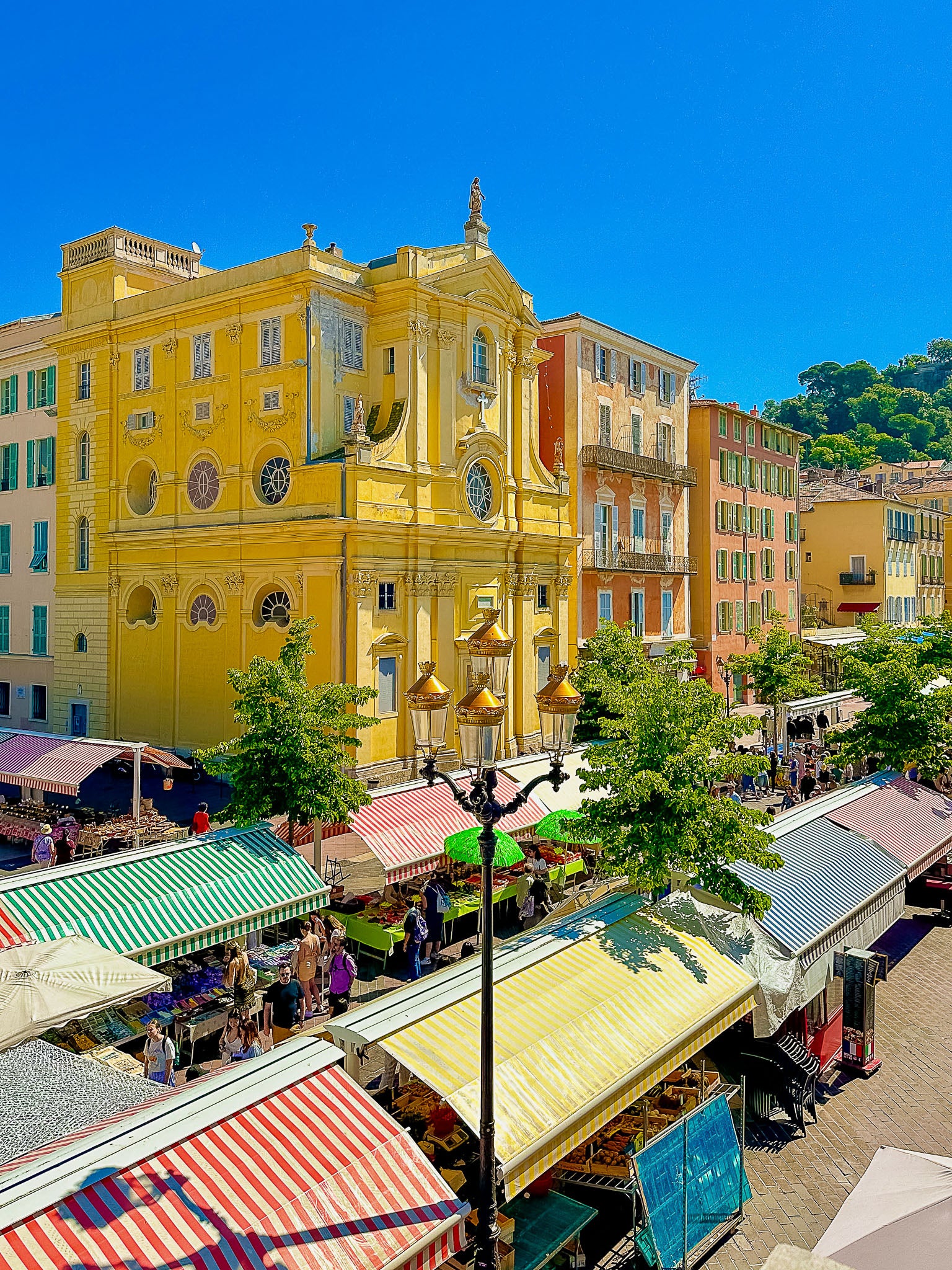 Les façades du Cours Saleya : Nice, 2024 🍊