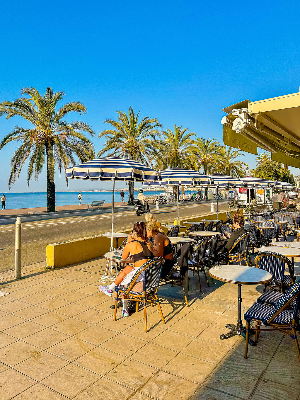 Les parasols et le quai des États-Unis : Nice, 2025 🌼