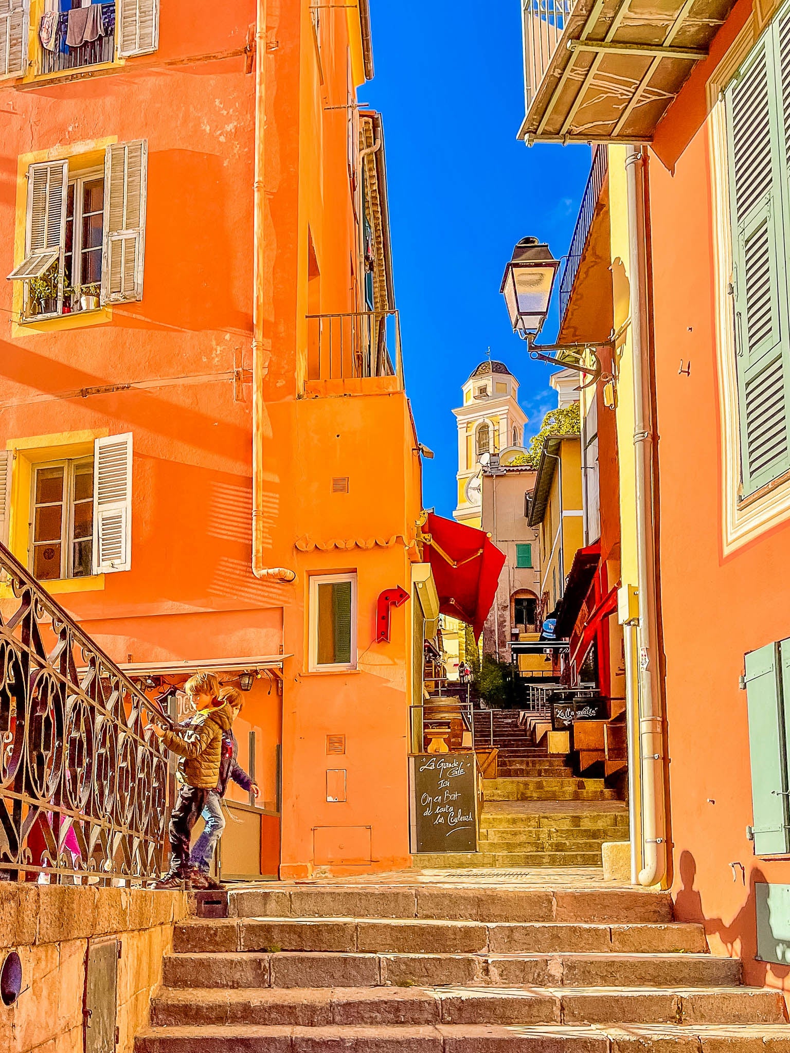 Les ruelles colorées 2  : Villefranche-sur-Mer, 2022 🧡