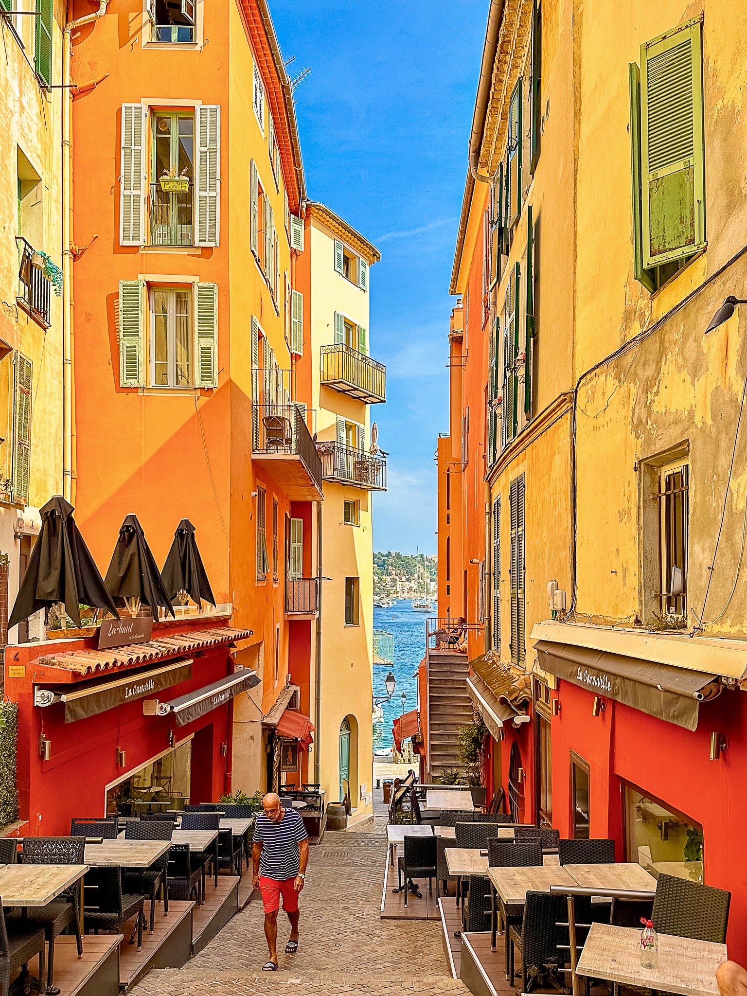 Les ruelles colorées  : Villefranche-sur-Mer, 2024 🧡