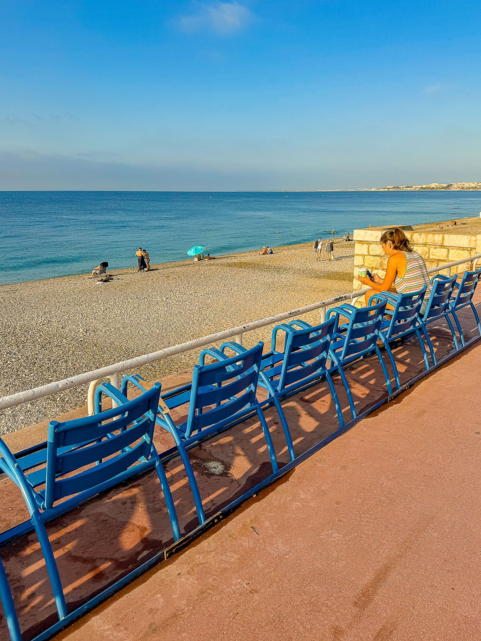 Chaises bleues, Promenade des Anglais : Nice, 2025 🌞