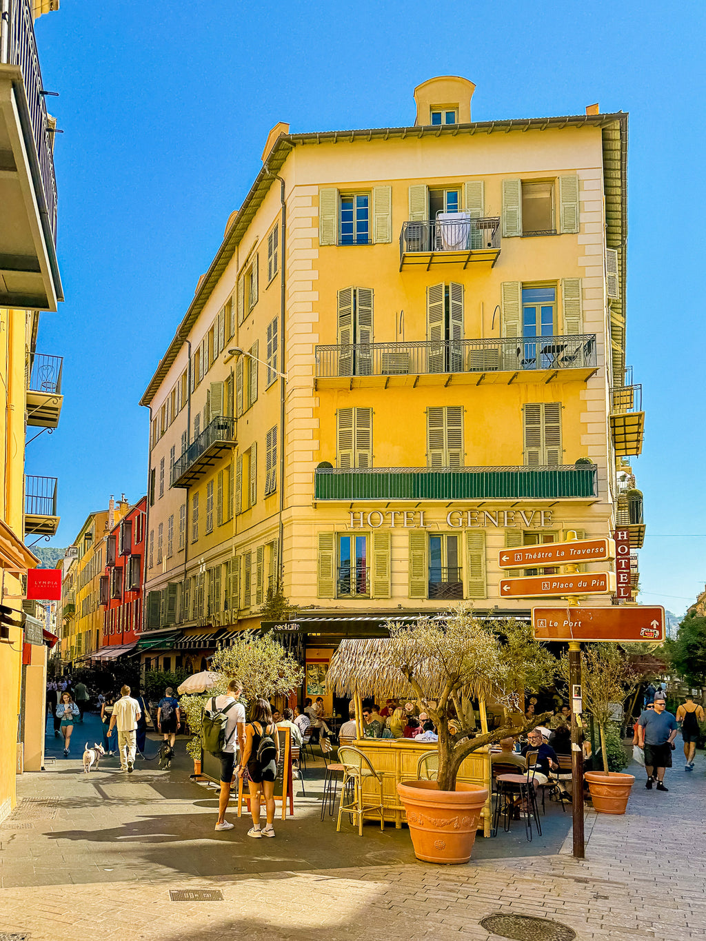 Rue Bonaparte : Nice, 2025 💛