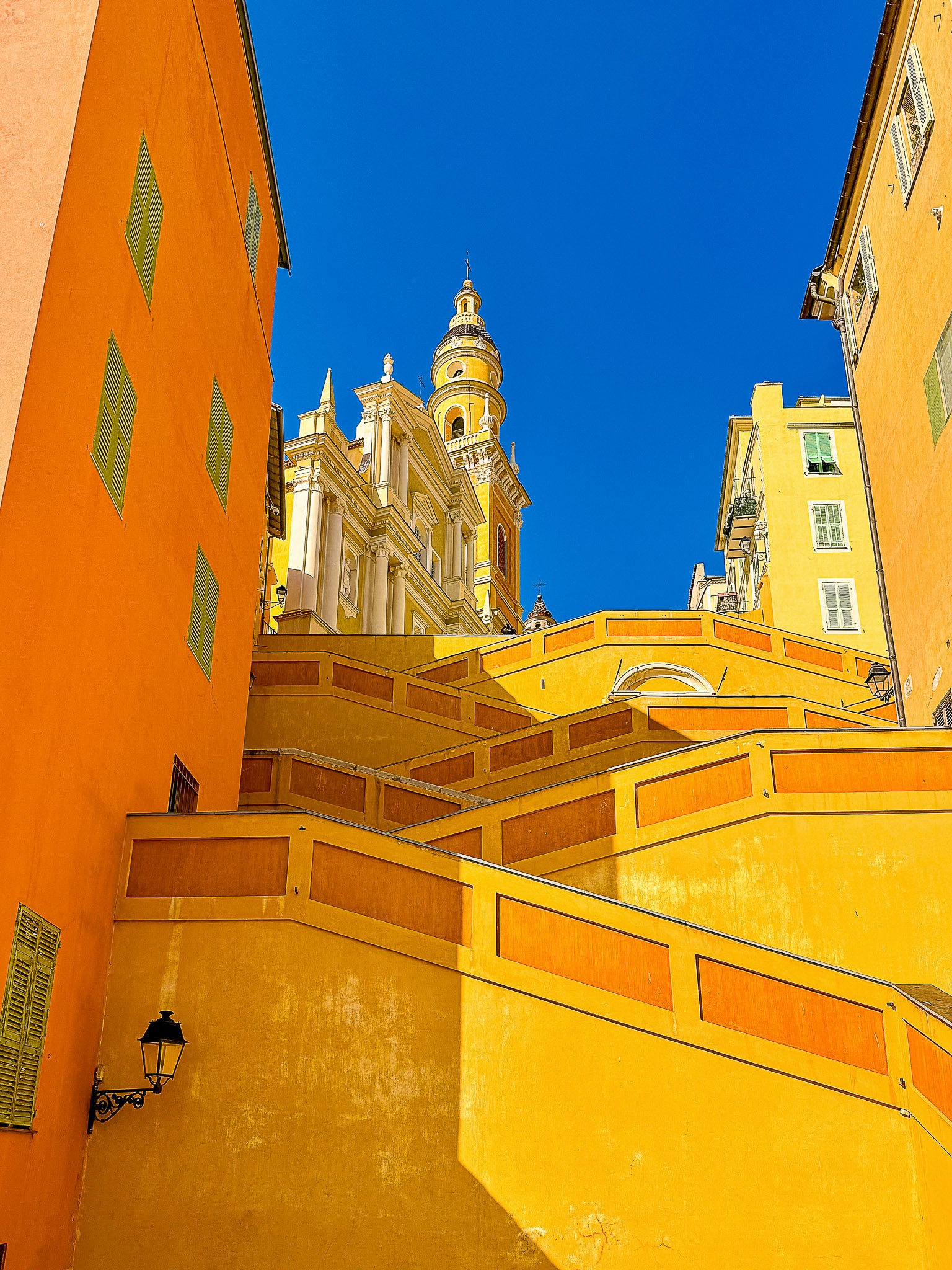 Les rampes Saint-Michel : Menton, 2025 🧡