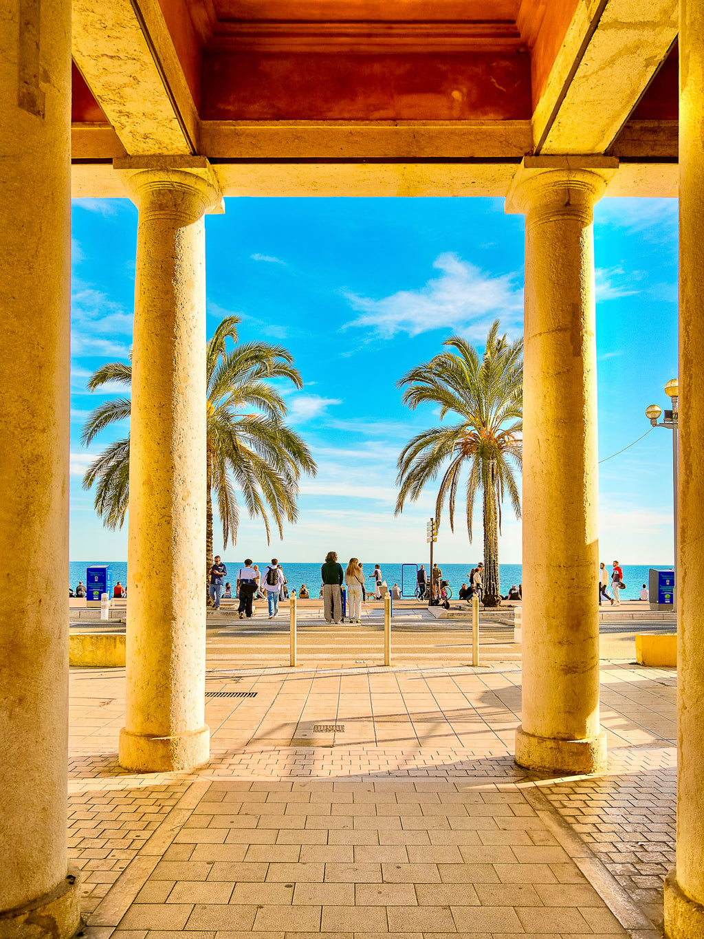Colonnes, Cours Jaques Chirac : Nice, 2025 🤍