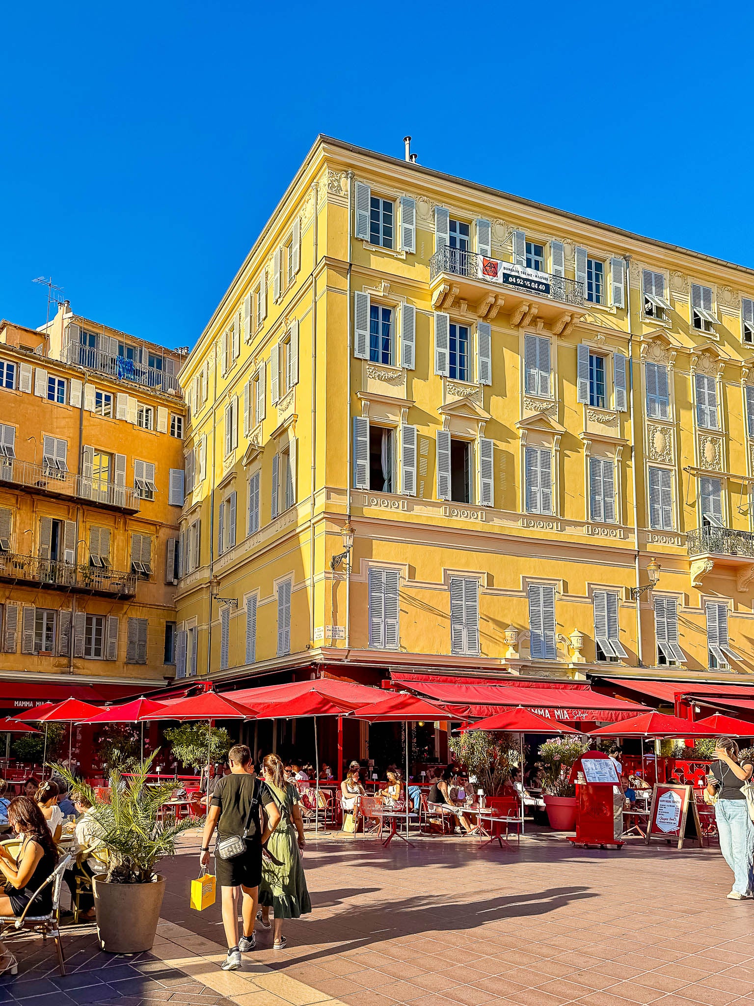 Façade jaune : Nice, 2025 💛